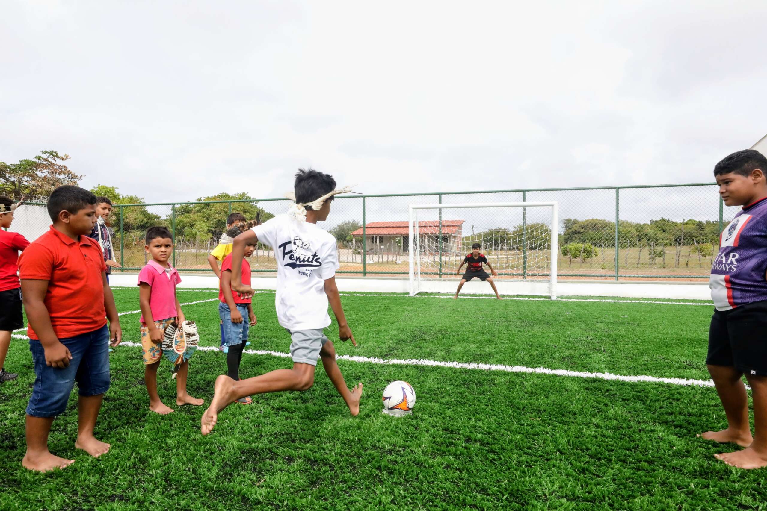 Governo do Ceará inaugura primeira areninha em território indígena